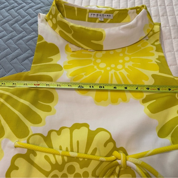 Trina Turk Vibrant Yellow Floral dress with side pockets. - Picture 5 of 7